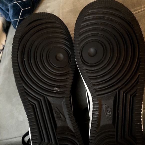 Nike Air Force 1 - Picture 1 of 4